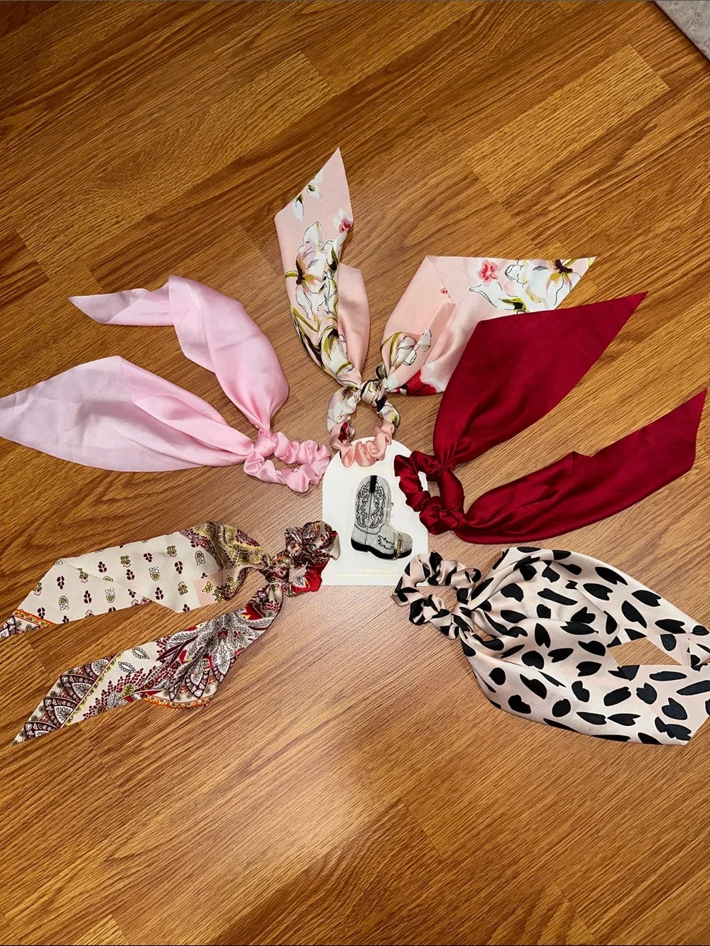 Multi-Pack Hair Scarf Scrunchies & claw clip